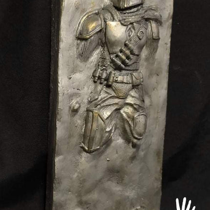 Scultura The Mandalorian in Lastra di Carbonite 23 cm
