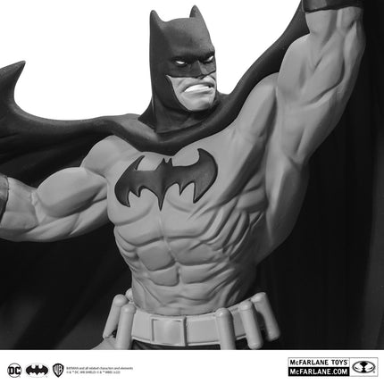 Batman Black & White Statue Batman by Denys Cowan 25 cm