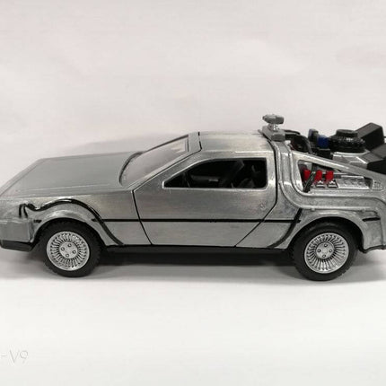 Wehikuł czasu DeLorean Powrót do przyszłości Hollywood Rides Diecast Model 1/32