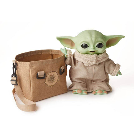 Star Wars The Mandalorian Elektroniczna pluszowa figurka z torbą na ramię Dziecko 28 cm - SIERPIEŃ 2021